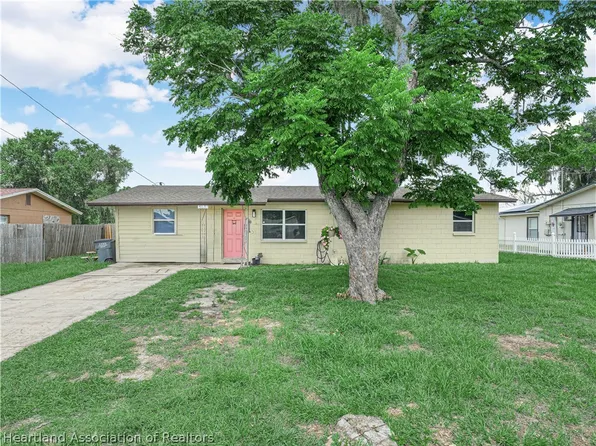 5031 Willow Ave, Bowling Green, FL 33834