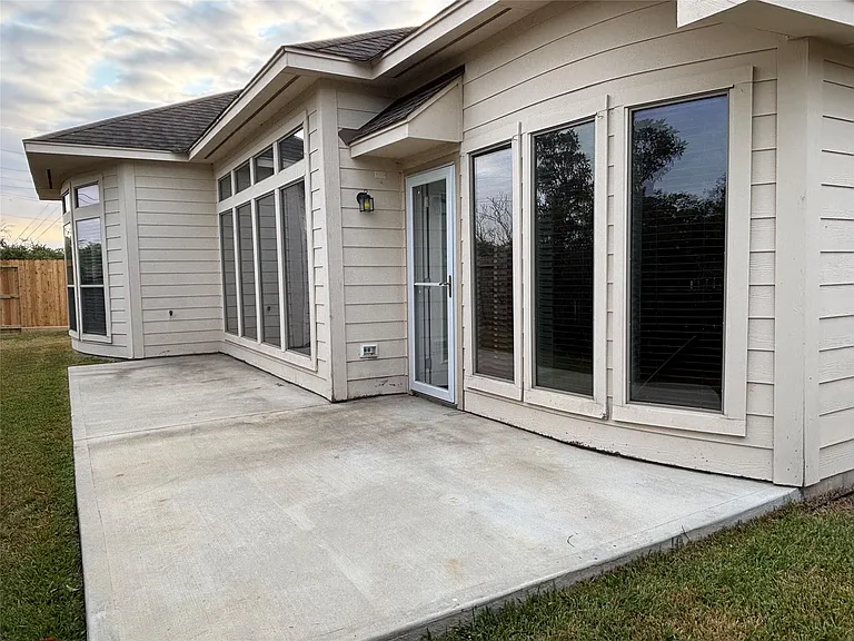 10902 Brighton Gardens Dr — Photo 31