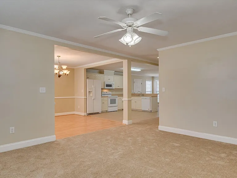 929 Sawbuck Way — Photo 8