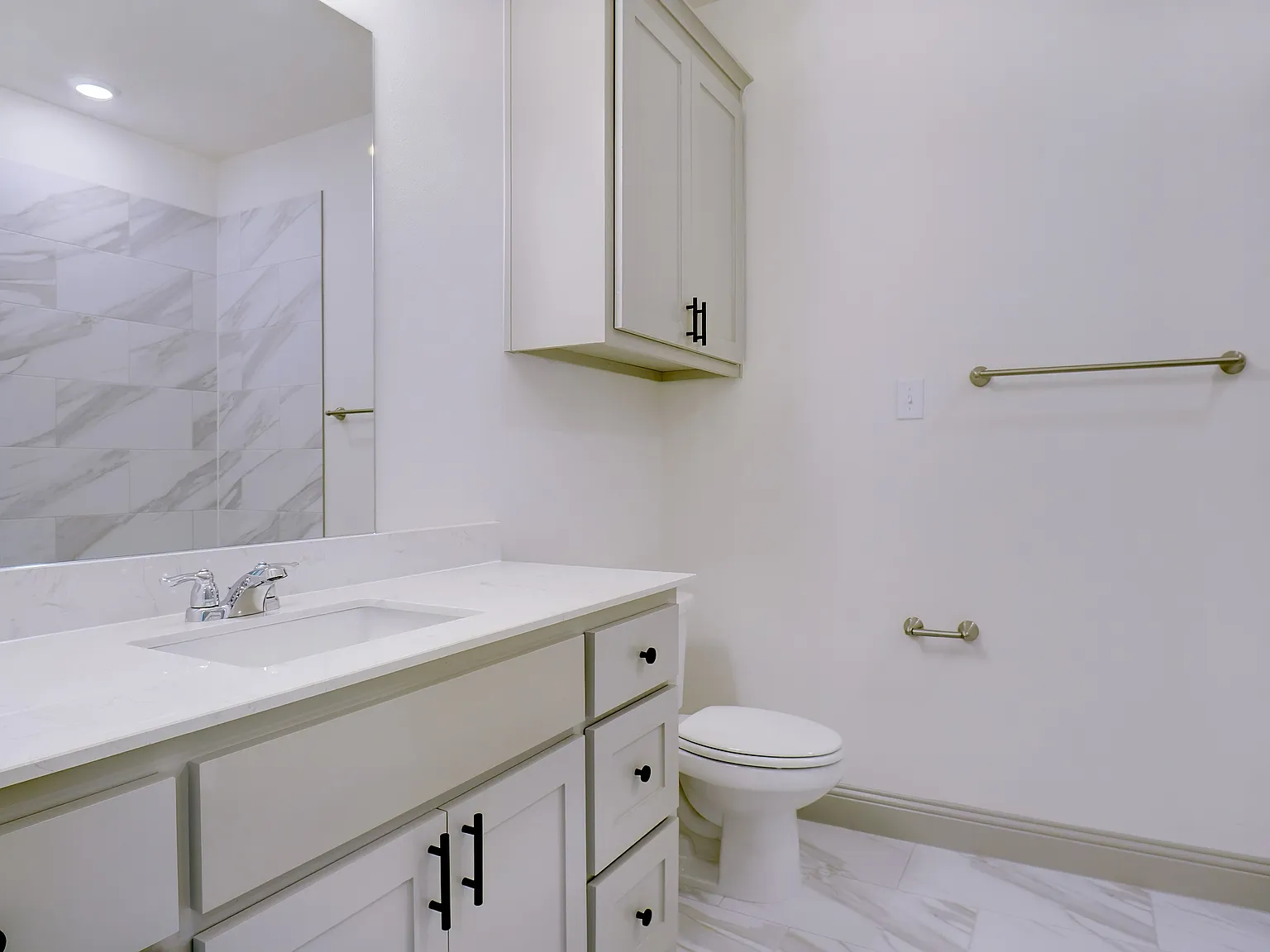4 bed, 2900 sqft, $2,900 — Photo 2