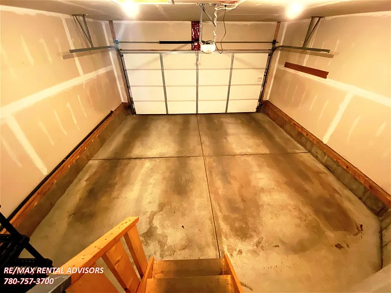 2531 Cole Cres SW — Photo 18