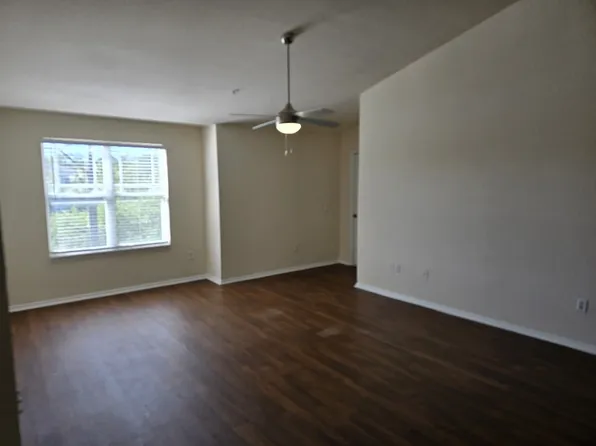 16339 Enclave Village Dr #3-304, Tampa, FL 33647