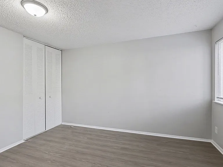Stoneybrook Apartments — Photo 29