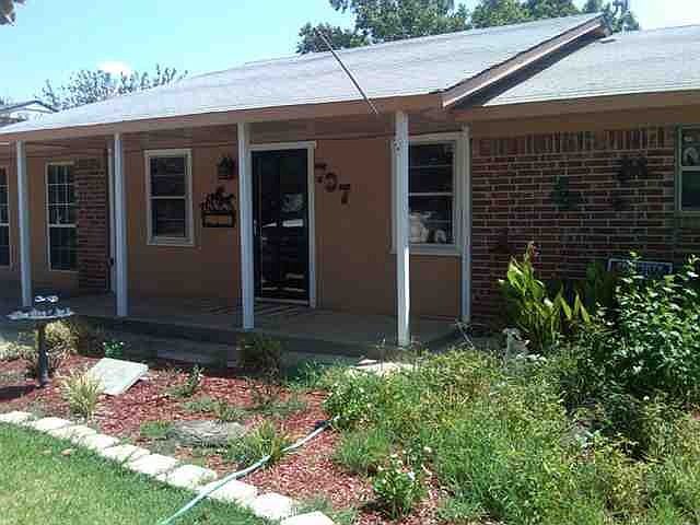 1st image of 707 NE 8th St