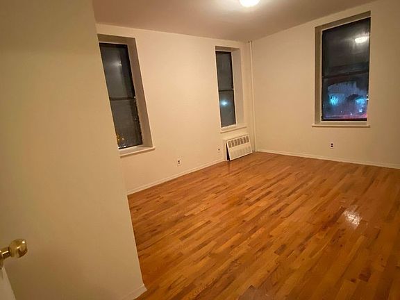 4th image of 172 Bay 28 St #7B