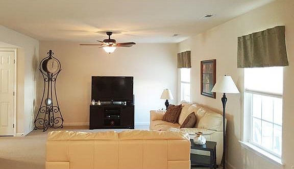 4th image of 7028 Bolelyn Way