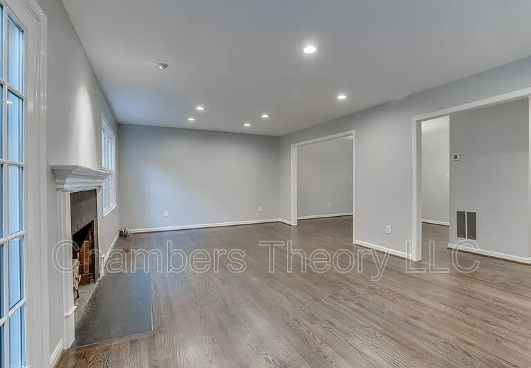 1003 Jennifer Ln — Photo 21