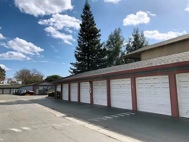 106 Rancho Dr #D — Photo 9
