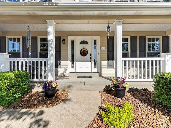 3rd image of 2418 Finch Ln