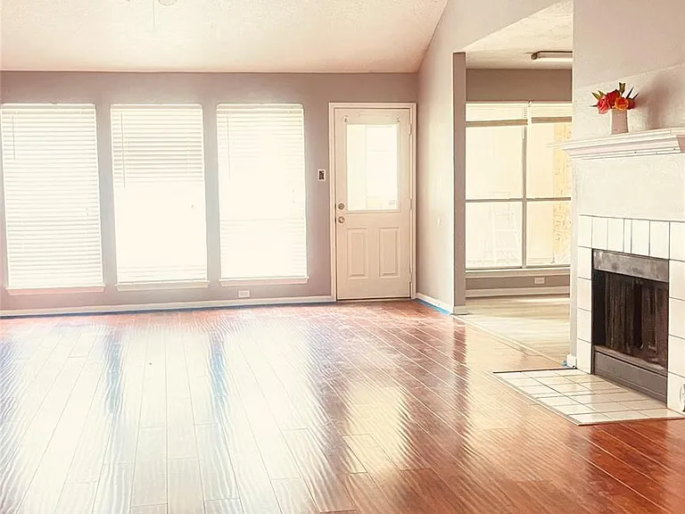 6406 Bayou Crest Dr — Photo 5