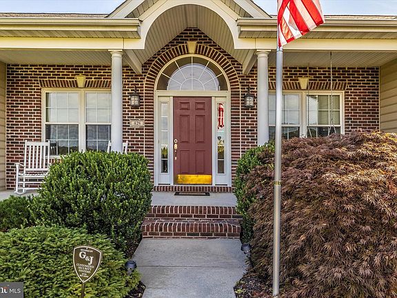 2nd image of 428 Chinquapin Dr