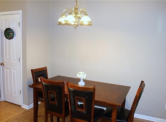 5th image of 5209 Park Place Dr