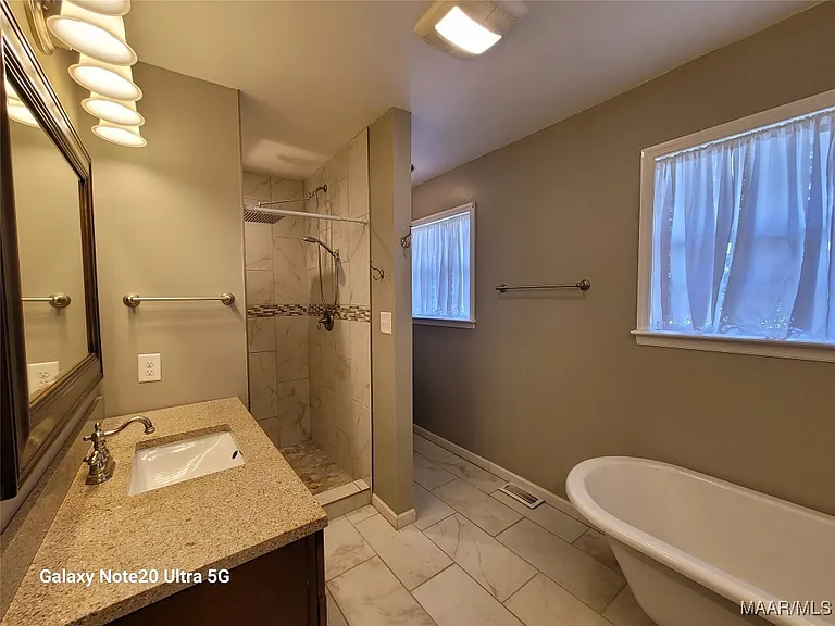 106 S Capitol Pkwy — Photo 18