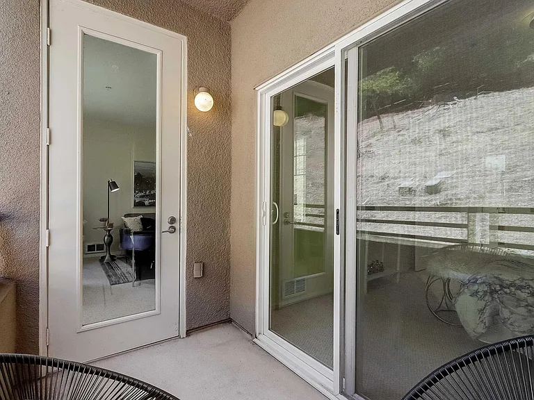 200 Caldecott Ln #108 — Photo 33