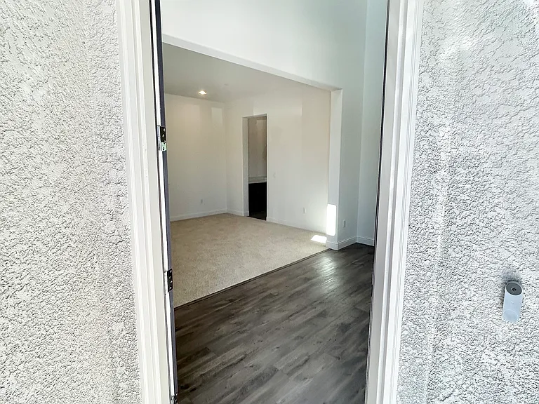 18562 Back Bay Dr — Photo 2