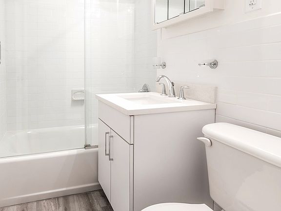 5th image of 165 E 35th St #6L