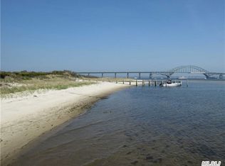 49 Sumpwams Pl, Babylon, NY 11702