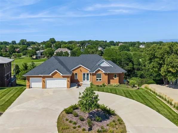 1863 Glen Oaks Dr, West Des Moines, IA 50266