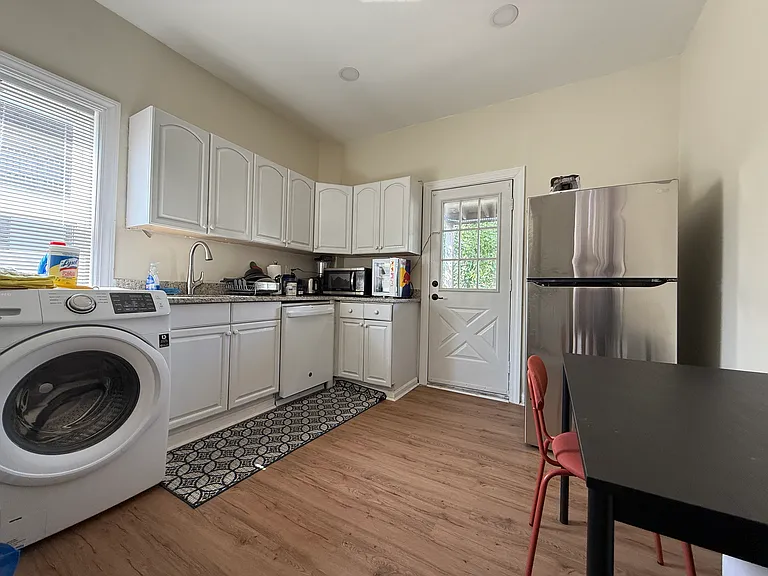 27 Woodward St #3 — Photo 8