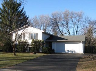 10255 Quaker Ln N, Maple Grove, MN 55369