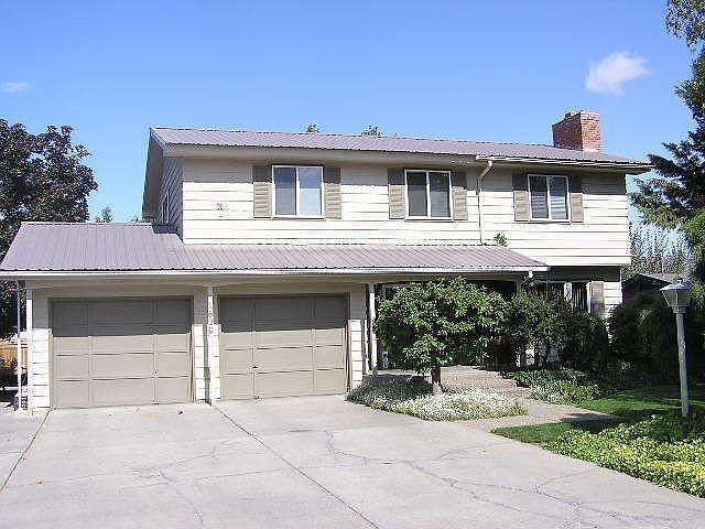 2nd image of 1620 1st St