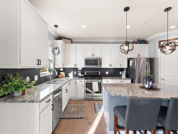 5th image of 20511 Gunnison Dr