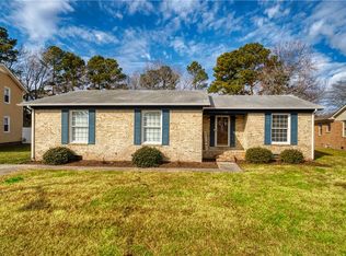 1447 Lake Forest Dr, Portsmouth, VA 23701