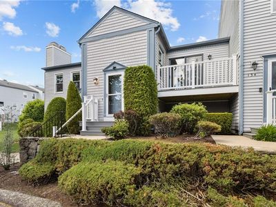 1 Willow Glen Cir APT 135, Warwick, RI, 02889