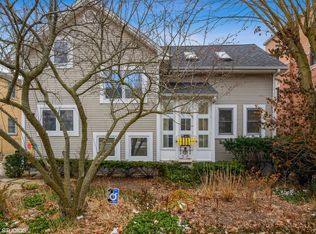 1644 McGovern St, Highland Park, IL 60035