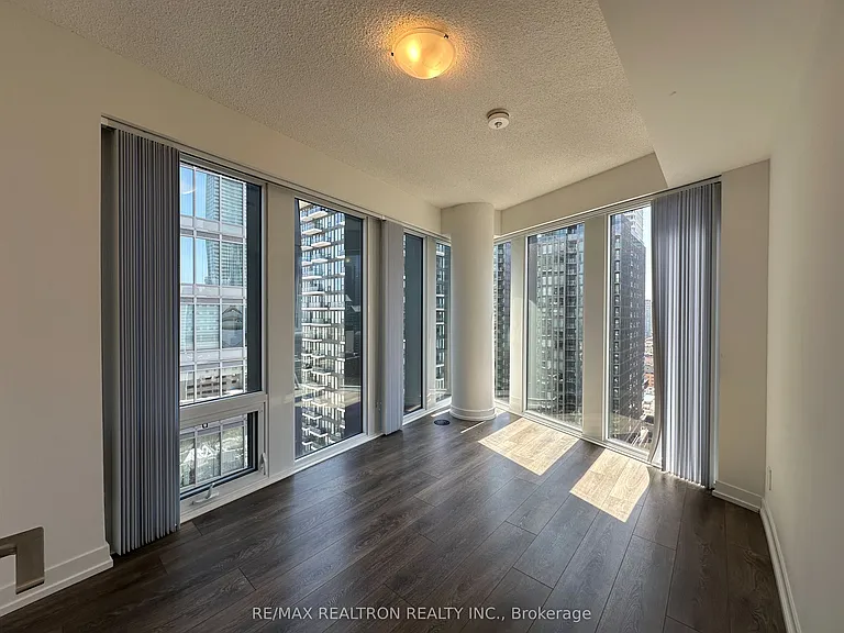 60 Shuter St #2602 — Photo 8