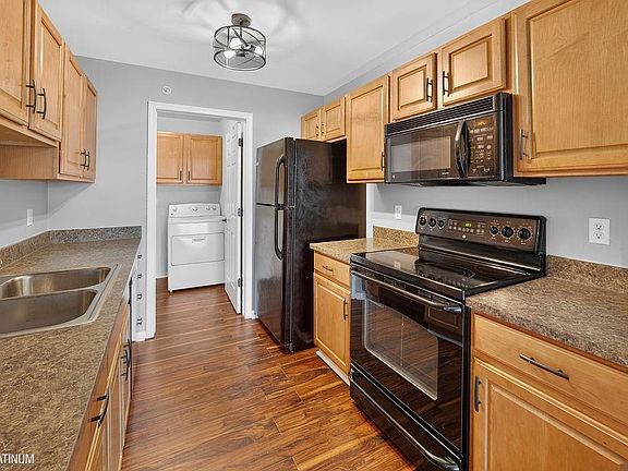 4th image of 52133 Naugatuck Dr