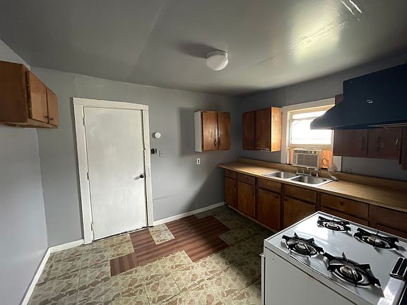 5th image of 620 Sumpter St