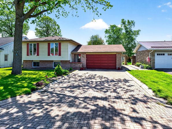 525 Pine St E, Gananoque, ON K7G 2Z2