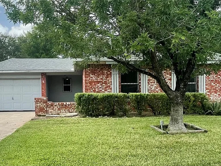 2520 Goldcrest Ave — Photo 1
