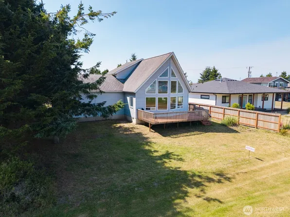 570 Canal Drive NE, Ocean Shores, WA 98569