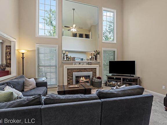 4th image of 45192 Thornhill Rd