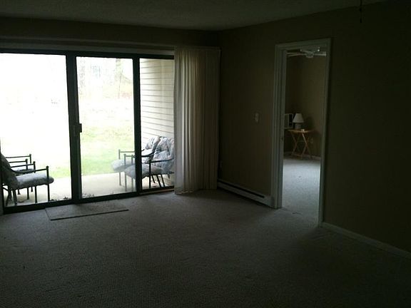 5th image of 71 Eaton Lane #71
