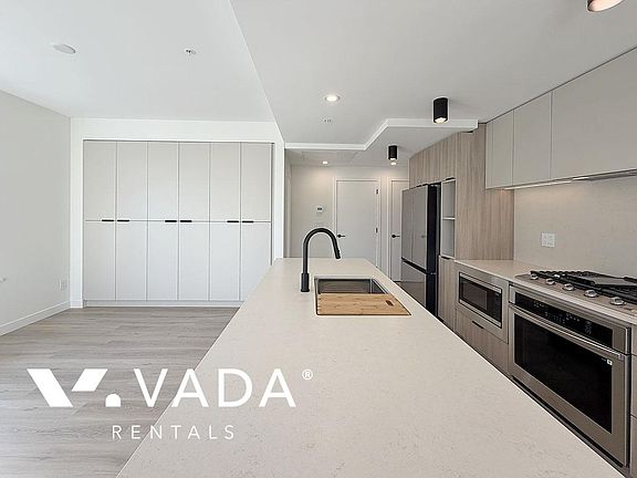 3rd image of 623 Kemsley Ave #212