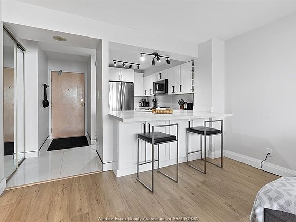 5th image of 515 Riverside Dr W #1203