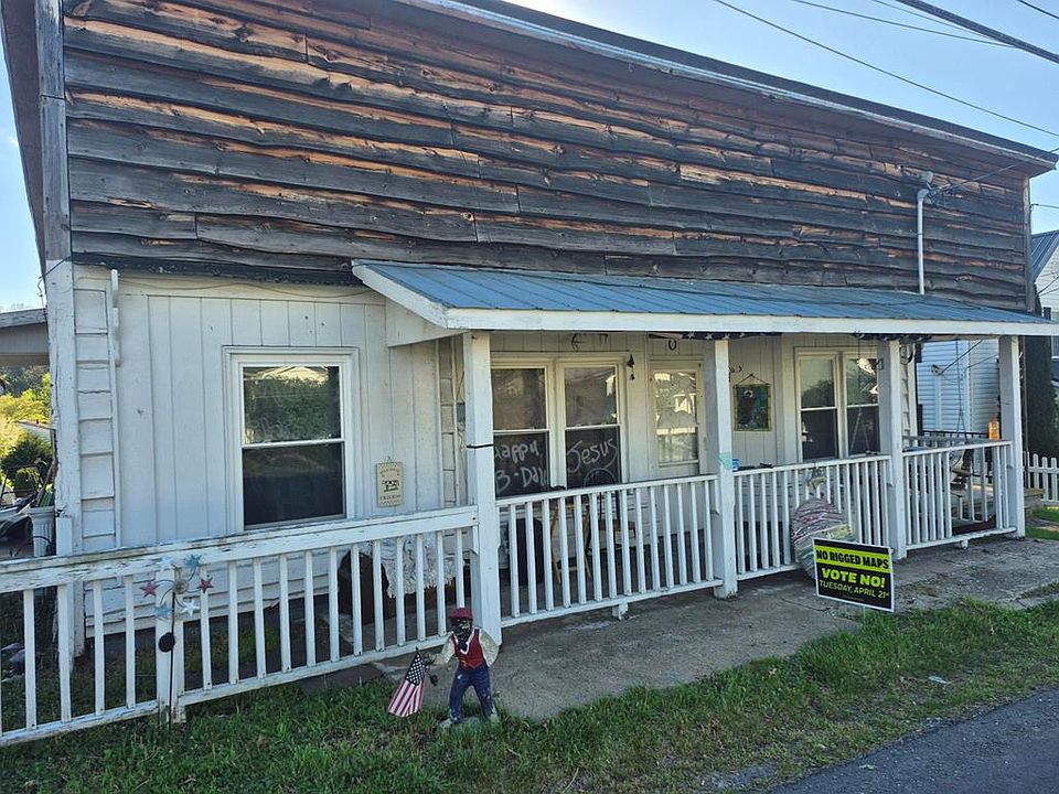 1st image of 718 E Main St