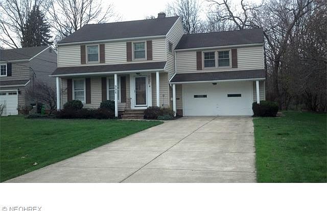 1st image of 996 Bryan Dr