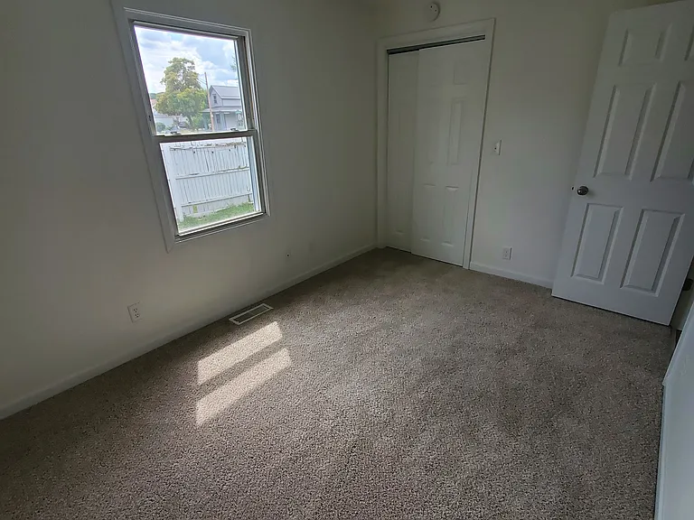 812 S West St — Photo 6