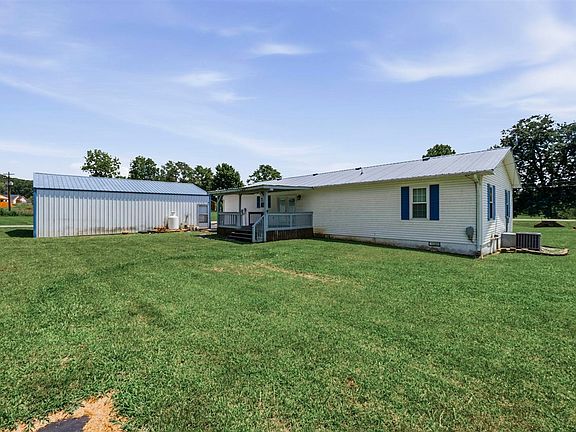 5th image of 3640 Bowling Green Rd