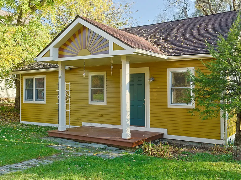 28 Mulford Ave — Photo 24