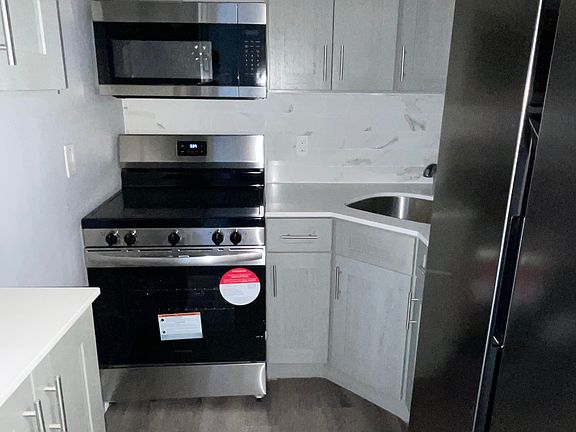 2nd image of 642 E Indiana Ave Floor 2