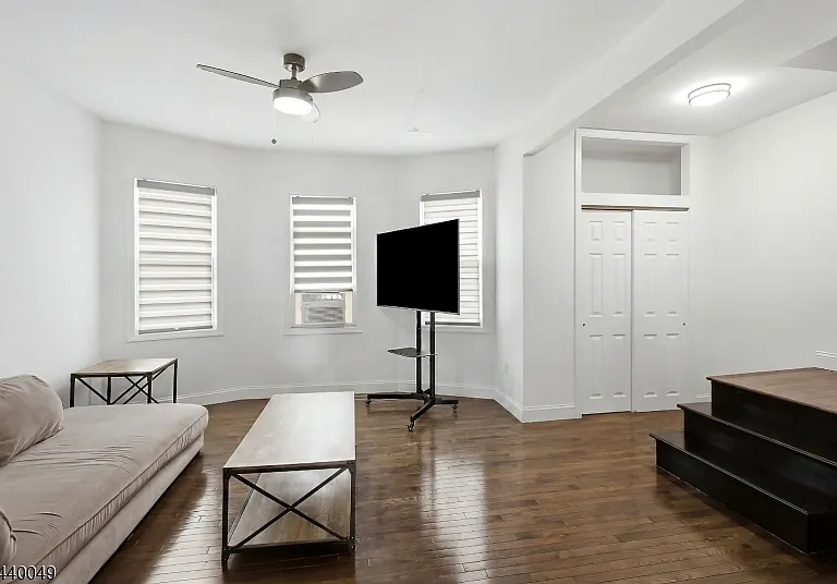 15 Prospect St — Photo 2