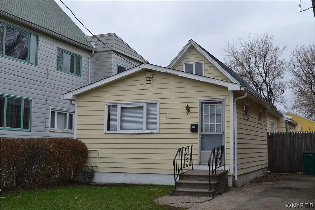 137 Davey St photo 1