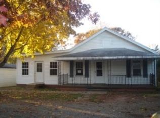 9 Holly Hill Rd, Bassett, VA 24055