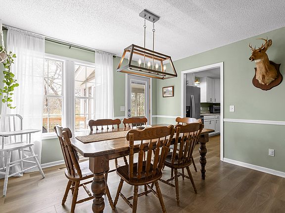 3rd image of 4821 Montcrest Dr
