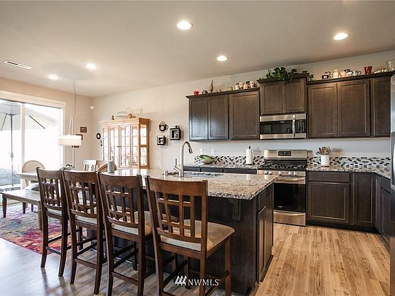 4th image of 2839 Anna St NE